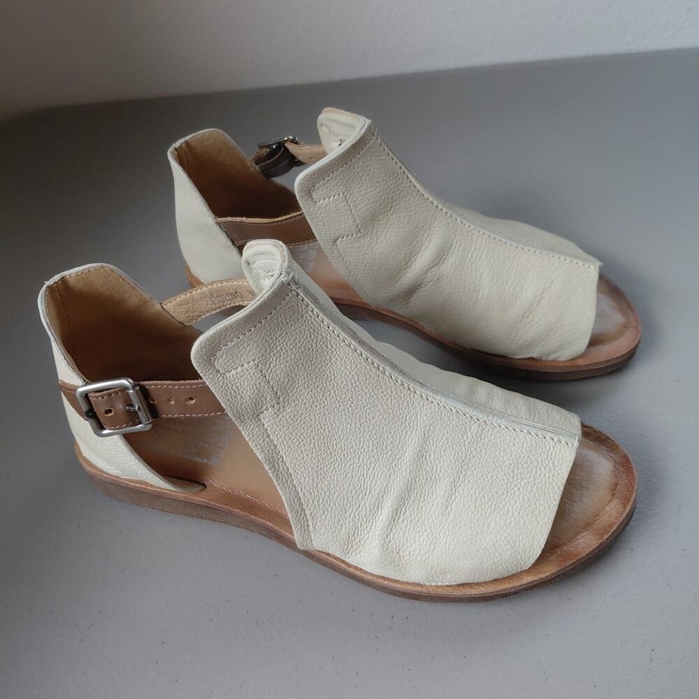 MIZ MOOZ Gladiator Sandals Shoes Sz 38 WIDE Cream Leather Open Toe FOUND Buckle - Picture 2 of 11